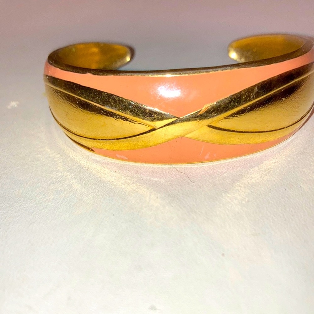 Gold tone and pink open bangle bracelet.  For small wrist.  Nwot.  Bme3065